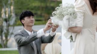 因‘00’后大学生扮锦衣卫迎大家返乡,引发争议,穿上飞鱼服就是锦衣卫?